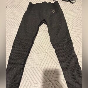 Gym shark leggings